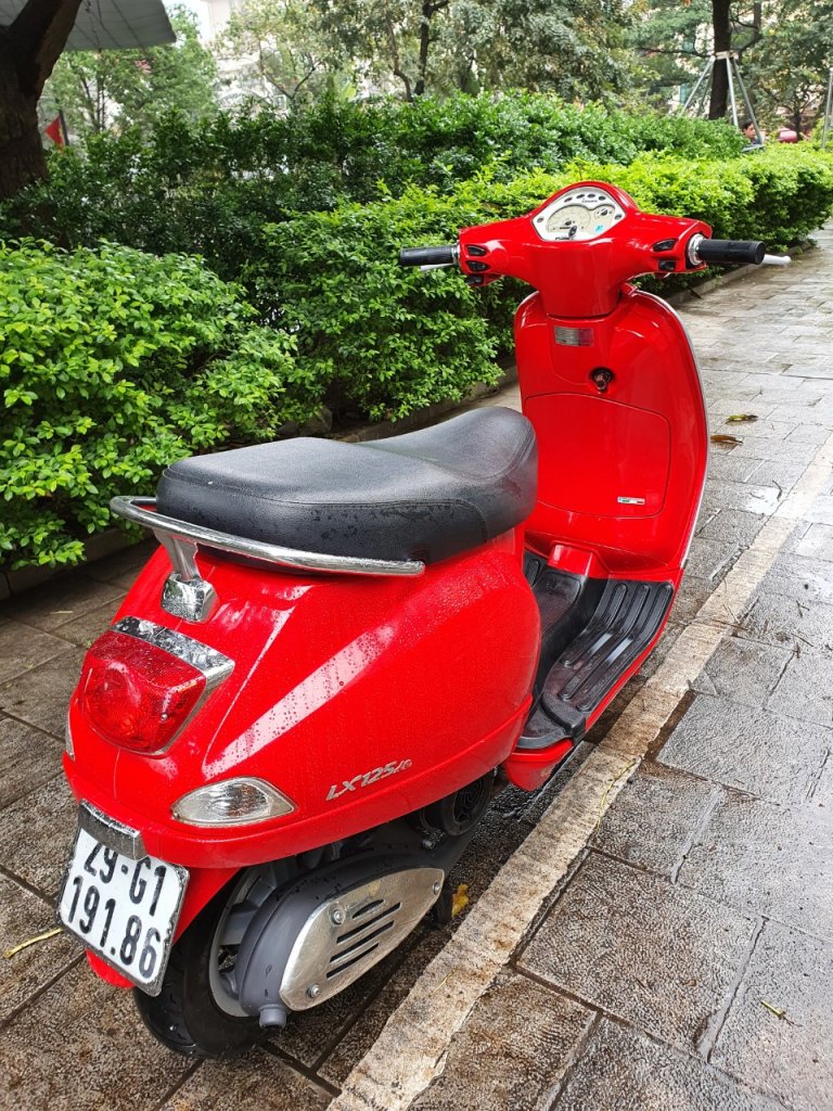 Vespa LX 125 đỏ 2012 Xe đẹp suất sắc, sơn zin cả xe, biển đẹp 19186  (6).jpg