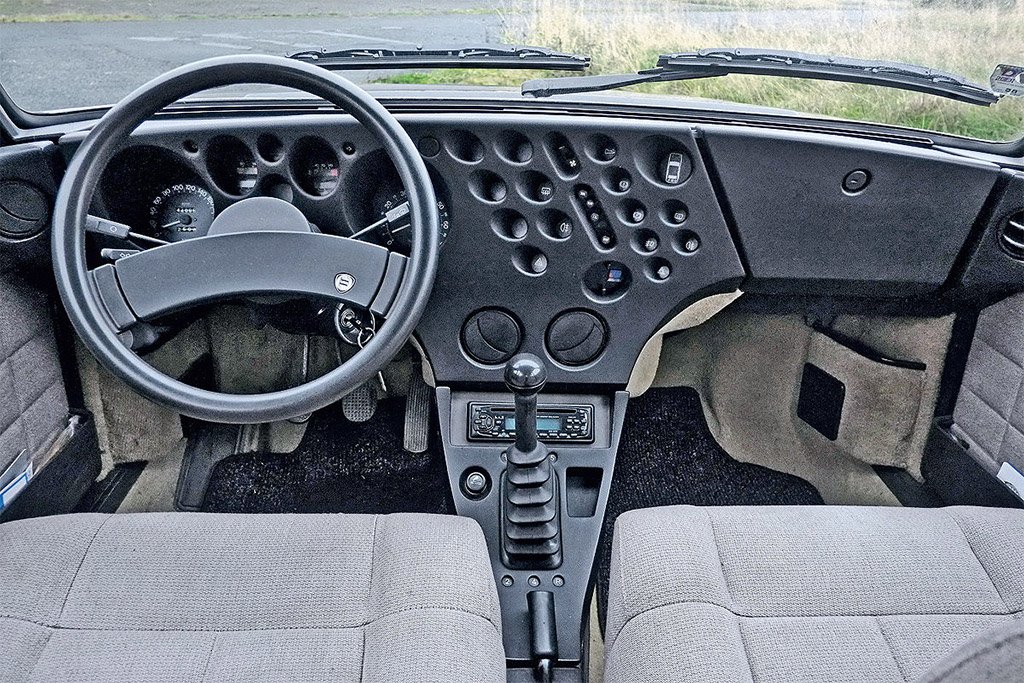 Lancia_Trevi_interieur.jpg