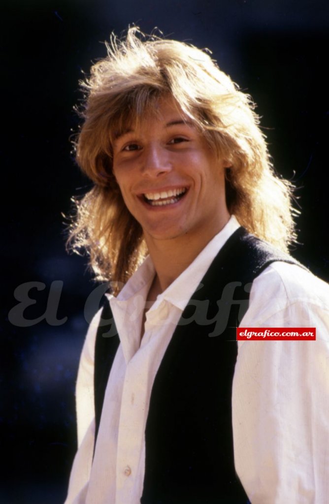 Caniggia_sonriente_1988.jpg