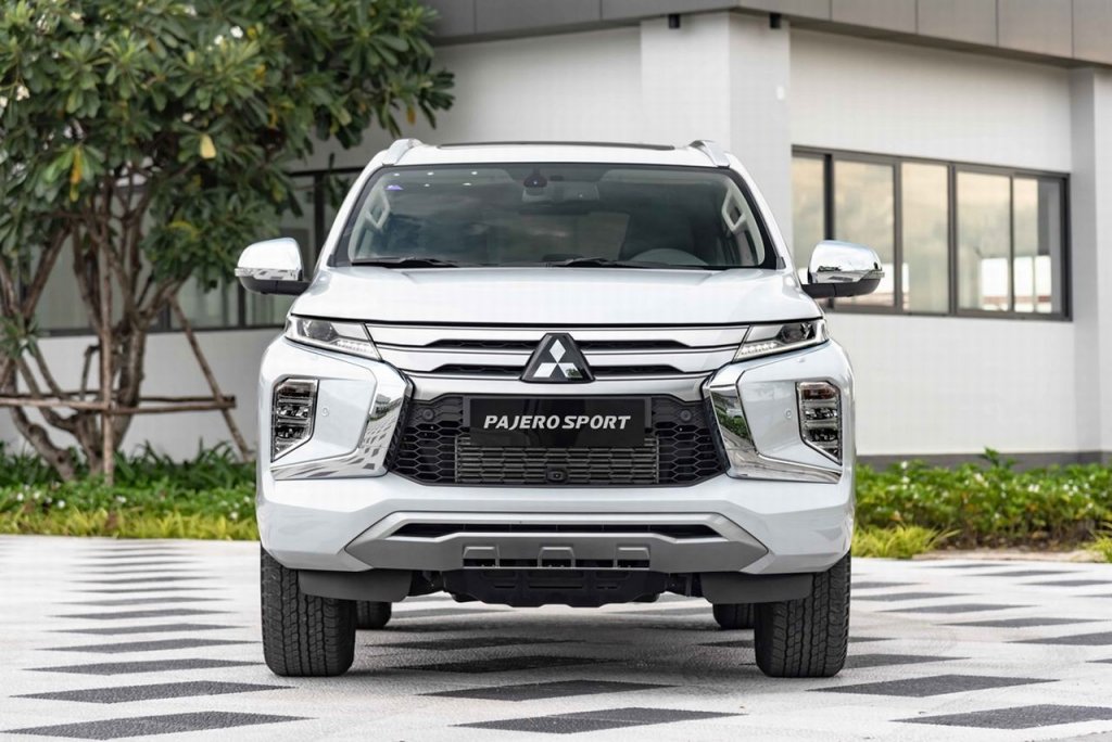 Mitsubishi-Pajero-Sport-2020-Ngoai-canh-Ngoai-that-23.jpg