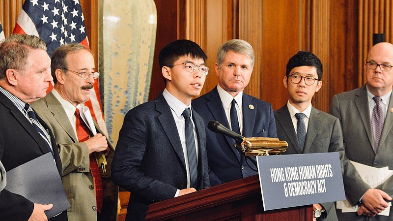 800px-Joshua_Wong_speaks_at_the_US_Capitol,_2019.jpg