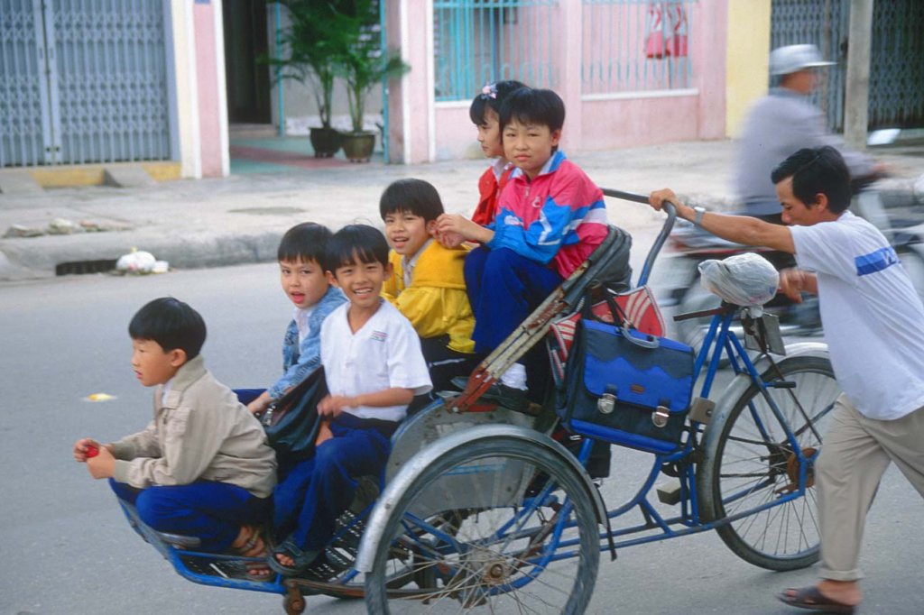DAD Danang Cyclo with 6 children2_b.jpg
