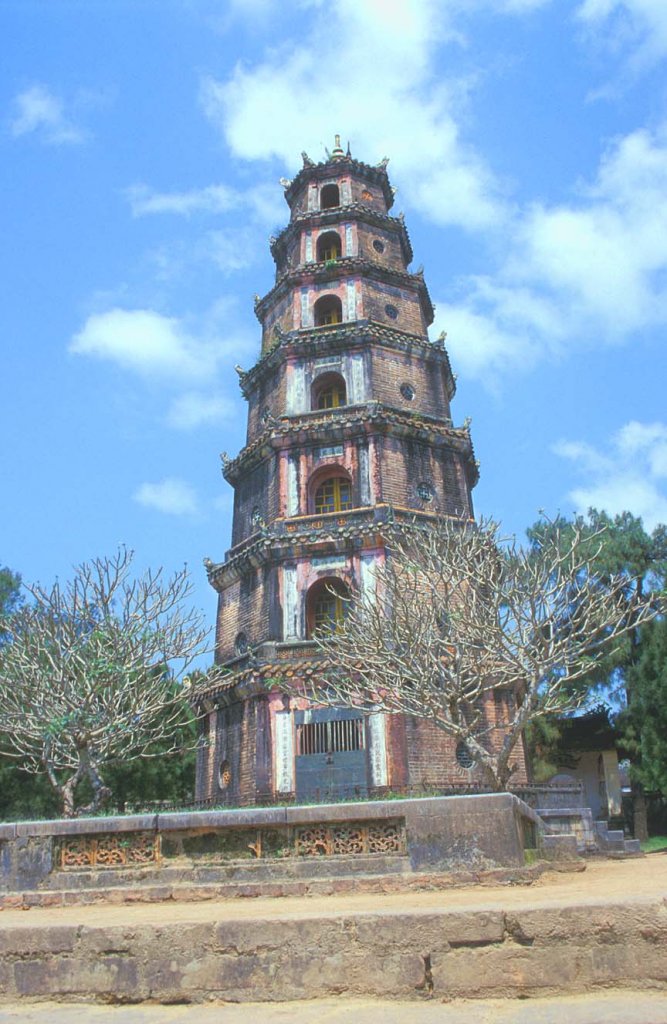DAD Hue - Thien Mu Pagoda_b.jpg