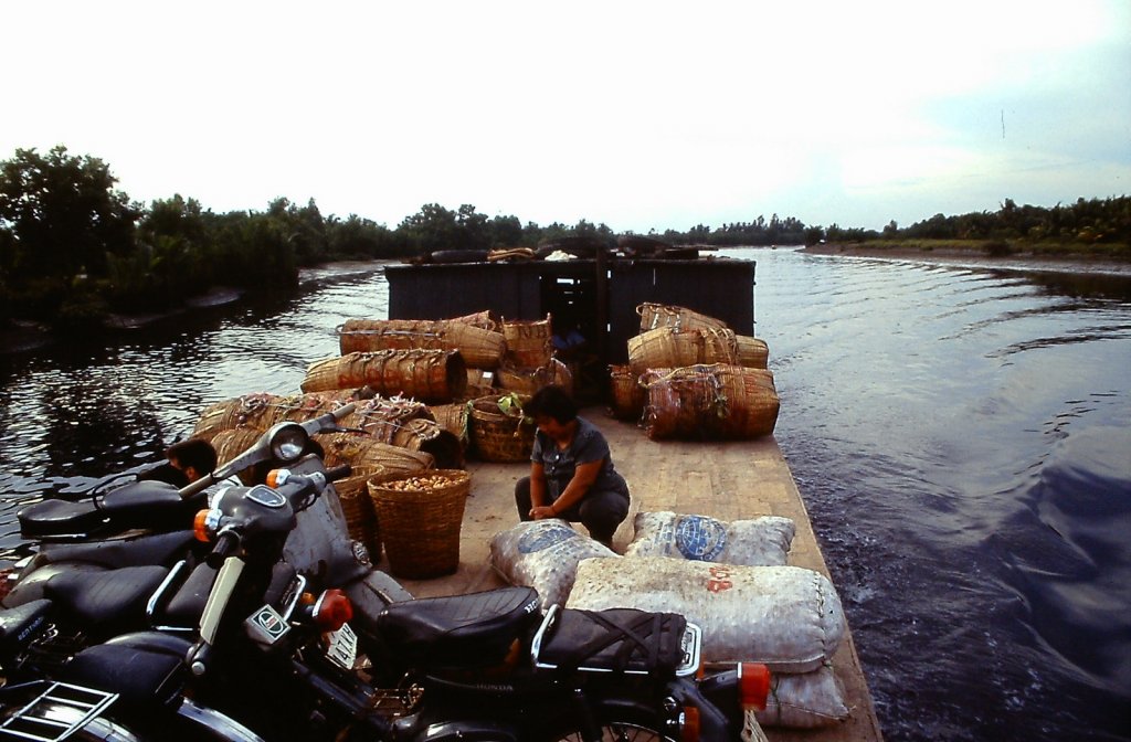 Vietnam-1995-Andy-Tarica-29.jpg