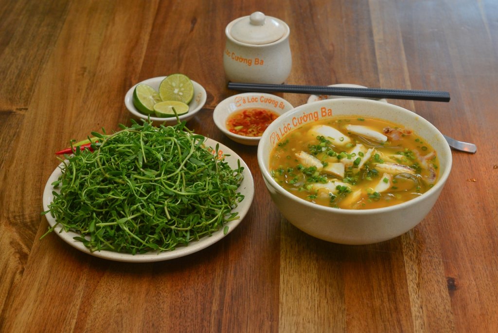 banh-canh-ca-loc-2.jpg