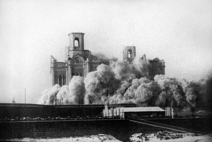 1931 Church dynamited.jpg