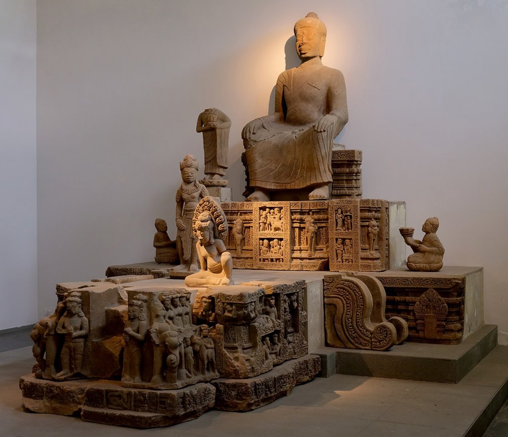 1280px-DD_European_Buddha_from_Đồng_Dương.jpg