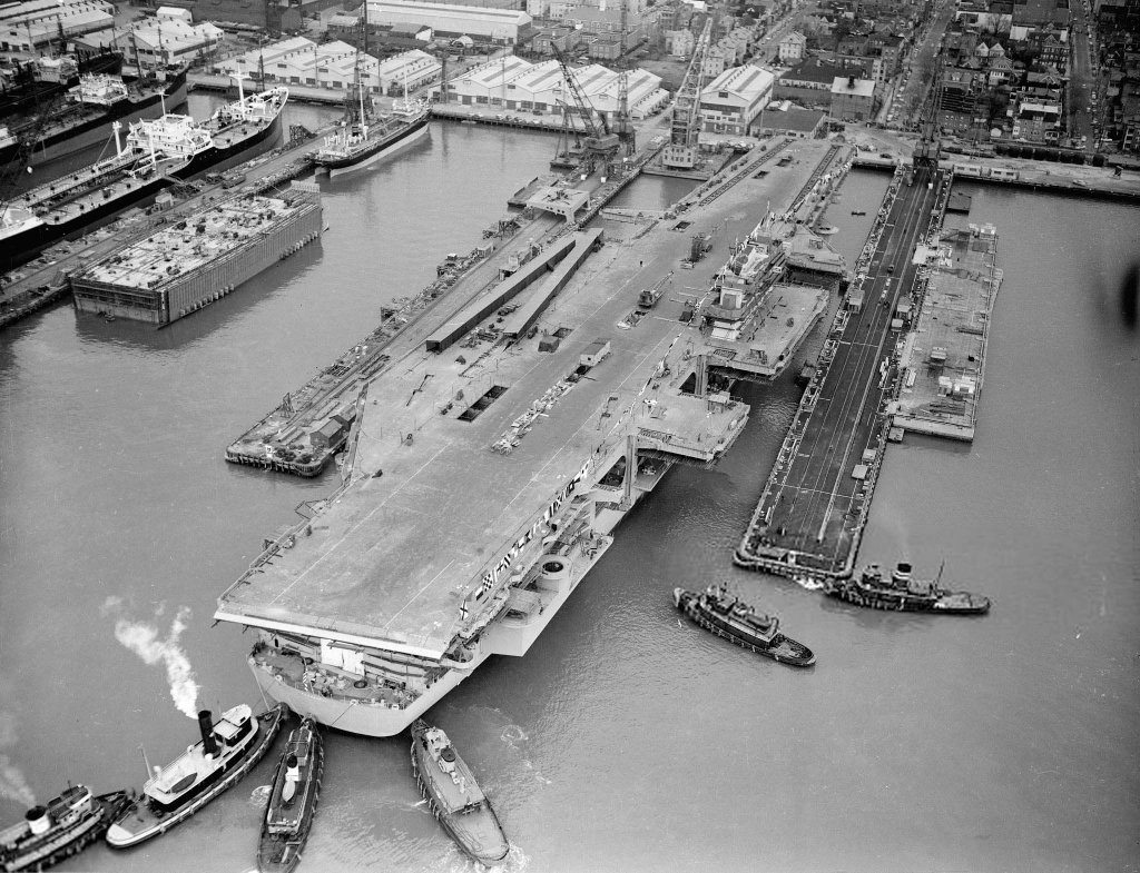 USS Forrestal (1_115).jpg