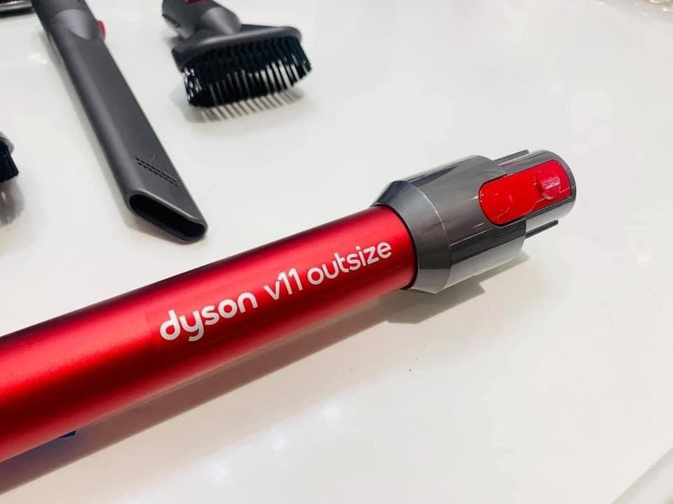 may-hut-bui-khong-day-Dyson-V11-Outsize-ban-2-pin-2.jpg