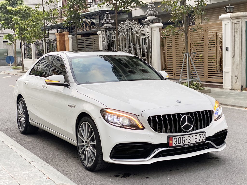 mercedes-c200-exclusive-2019-trang-den (1).jpg