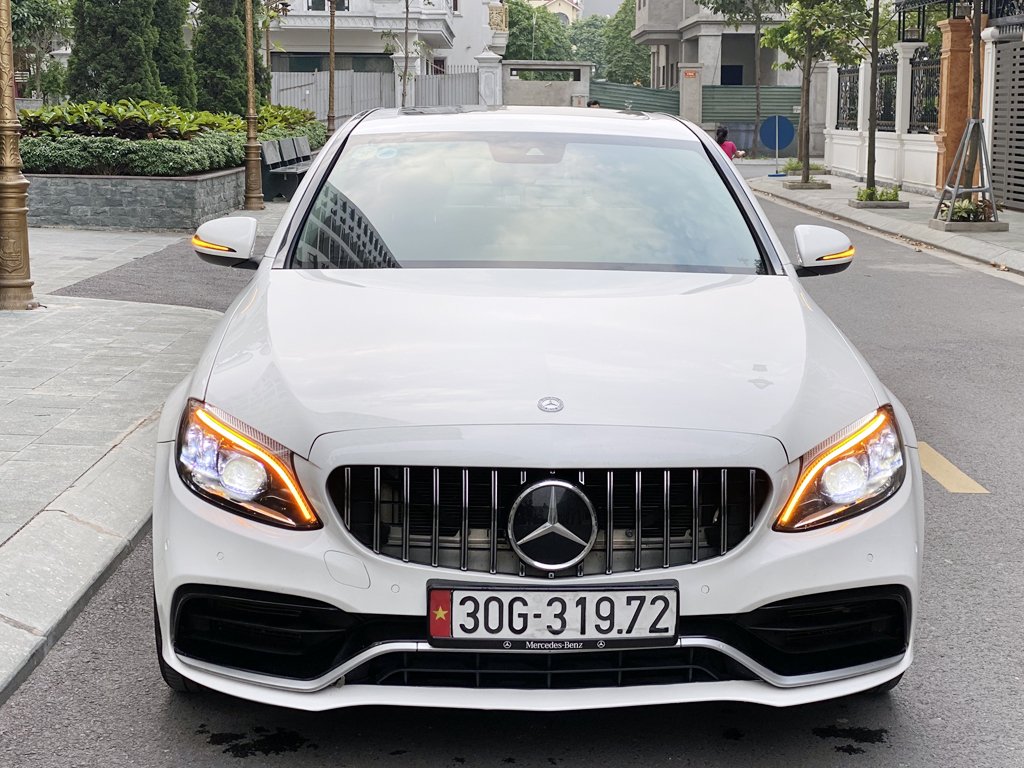 mercedes-c200-exclusive-2019-trang-den (2).jpg