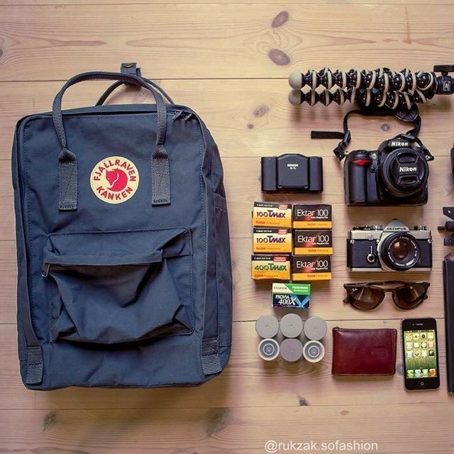 fjallraven-GraphiteUN-Blue-Kanken-Backpack.jpeg