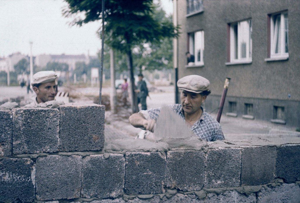 Berlin Wall 1961 (1_1_59).jpg