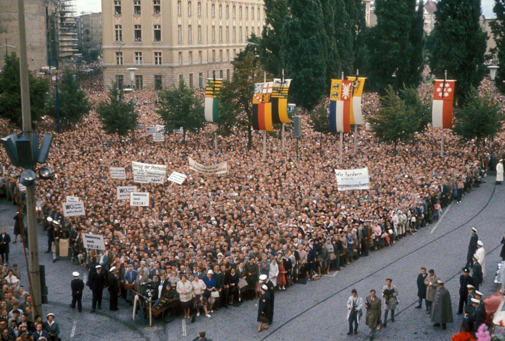 Berlin Wall 1961 (1_85).jpg