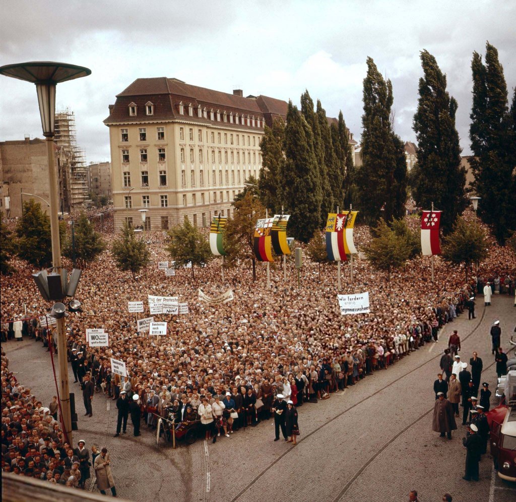 Berlin Wall 1961 (1_86).jpg