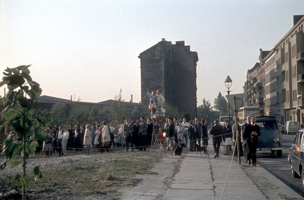 Berlin Wall 1961 (1_86).jpg