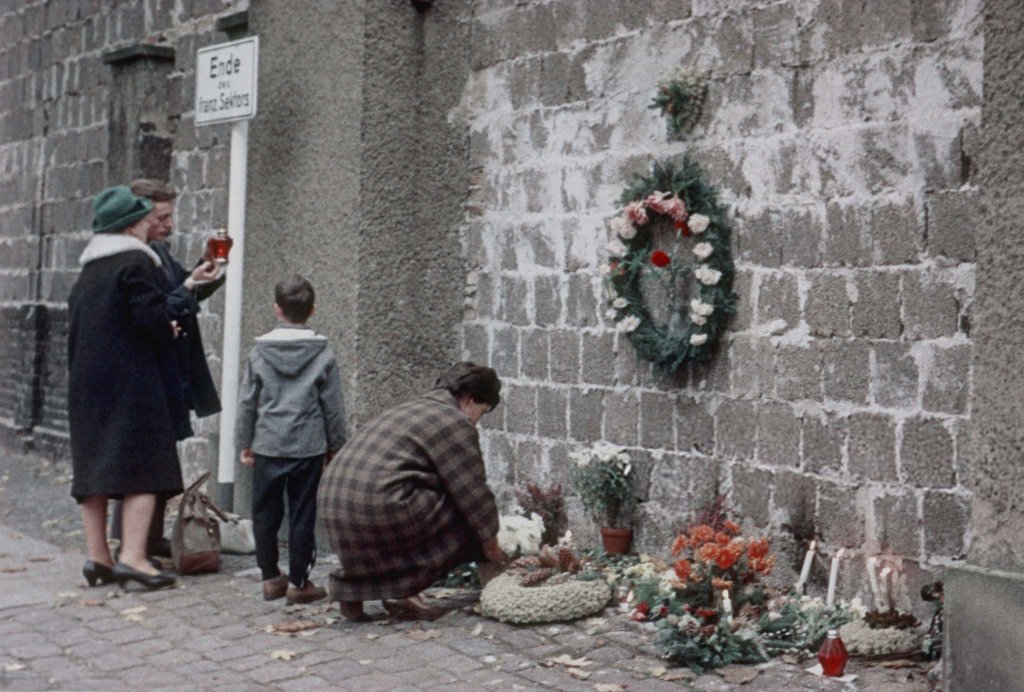 Berlin Wall 1961 (1_88).jpg