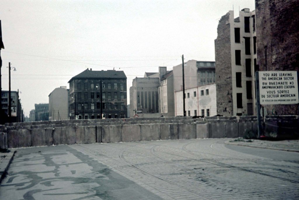 Berlin Wall 1961 (1_90).jpg