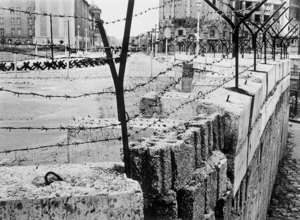 Berlin Wall 1961 (1_124).jpg