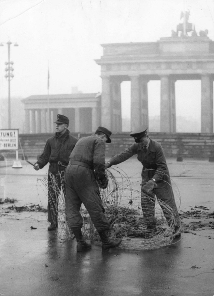 Berlin Wall 1961 (1_128).jpg