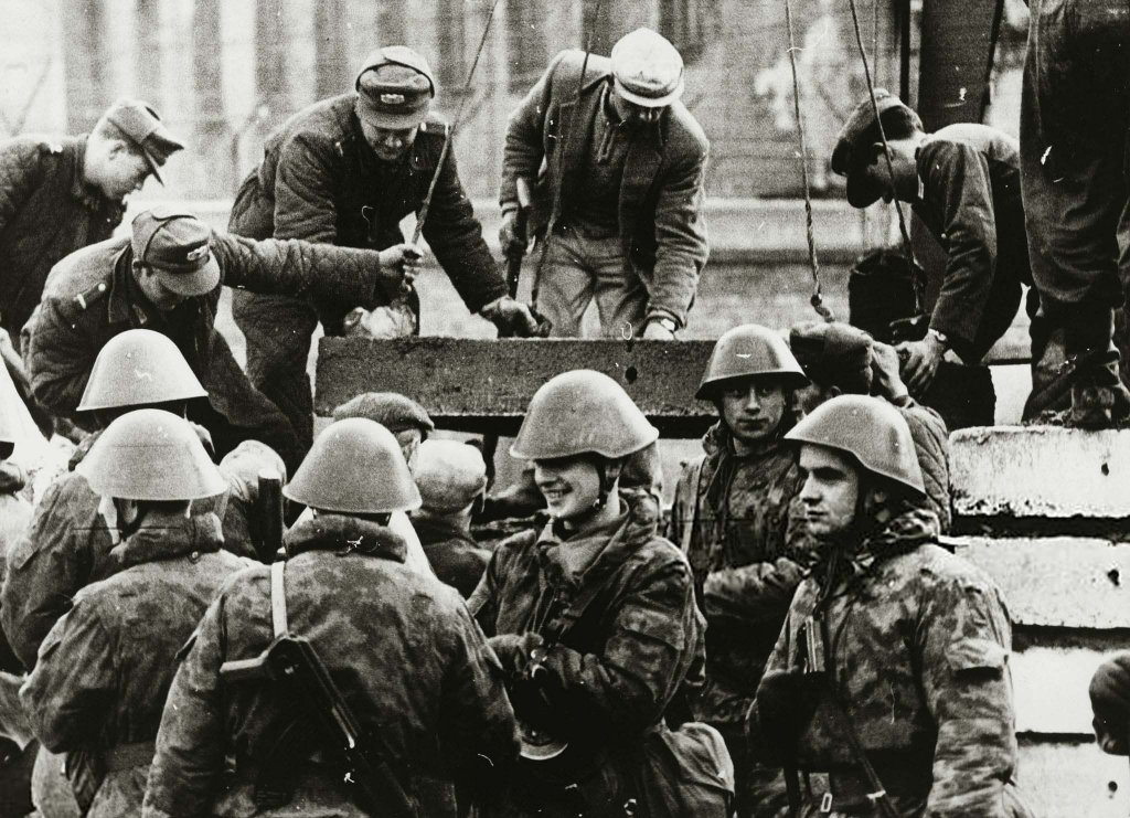 Berlin Wall 1961 (1_163).jpg