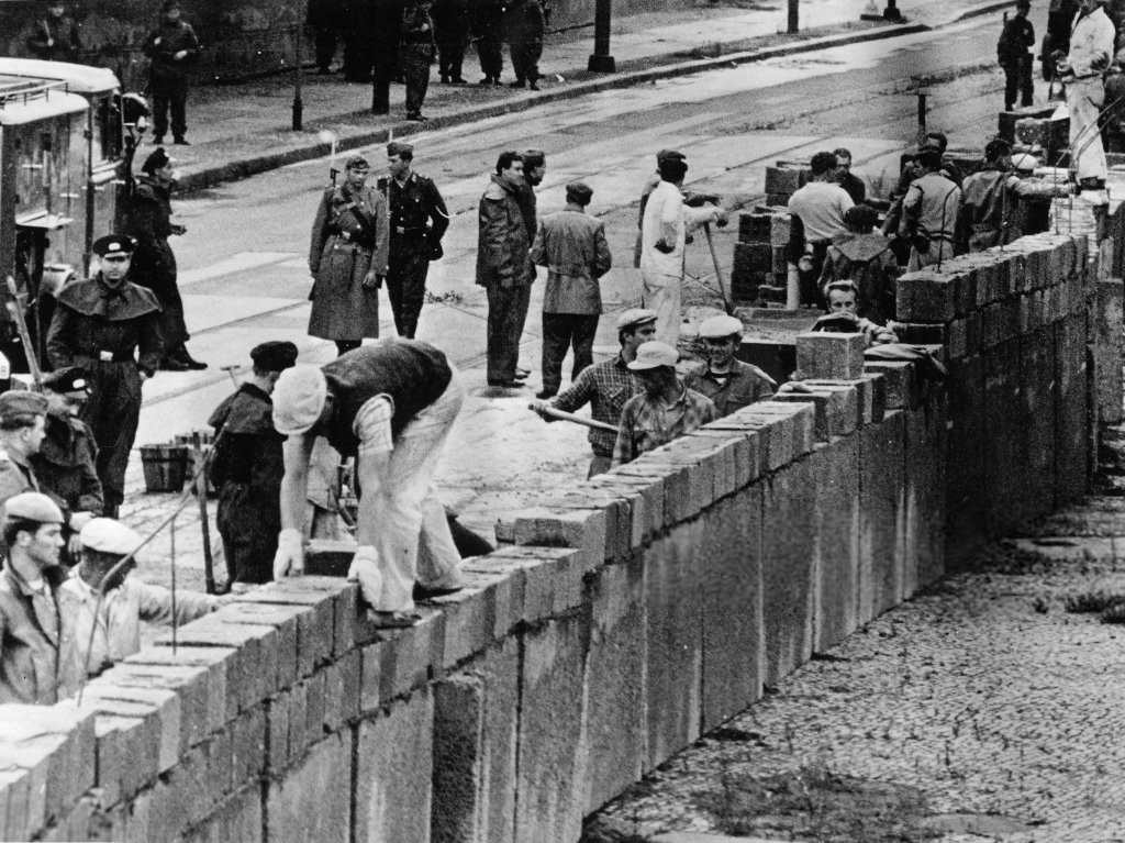 Berlin Wall 1961 (1_168).jpg