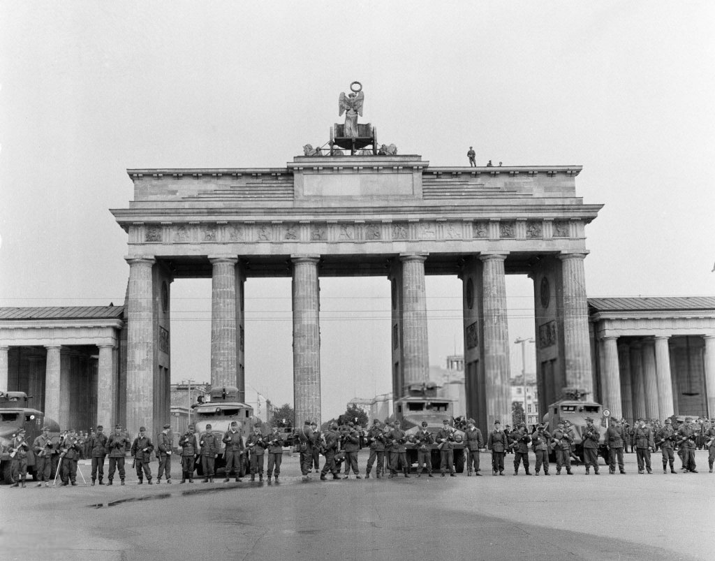 Berlin Wall 1961 (1_219).jpg