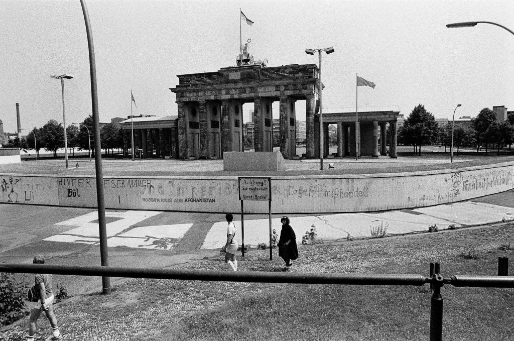 Berlin Wall 1961 (1_226).jpg