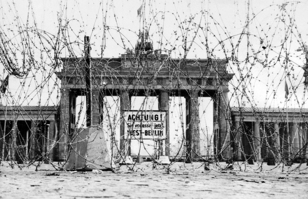 Berlin Wall 1961 (1_231).jpg