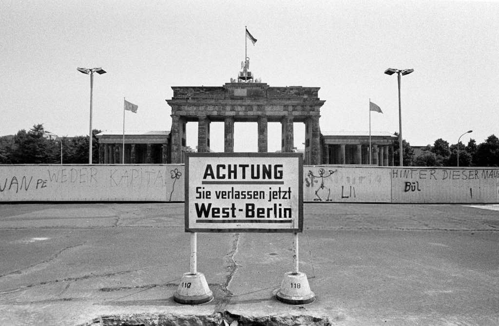 Berlin Wall 1961 (1_241).jpg