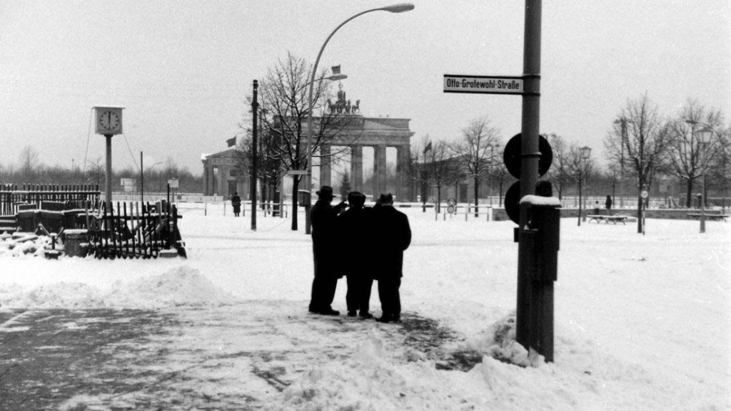 Berlin Wall 1961 (1_246).jpg