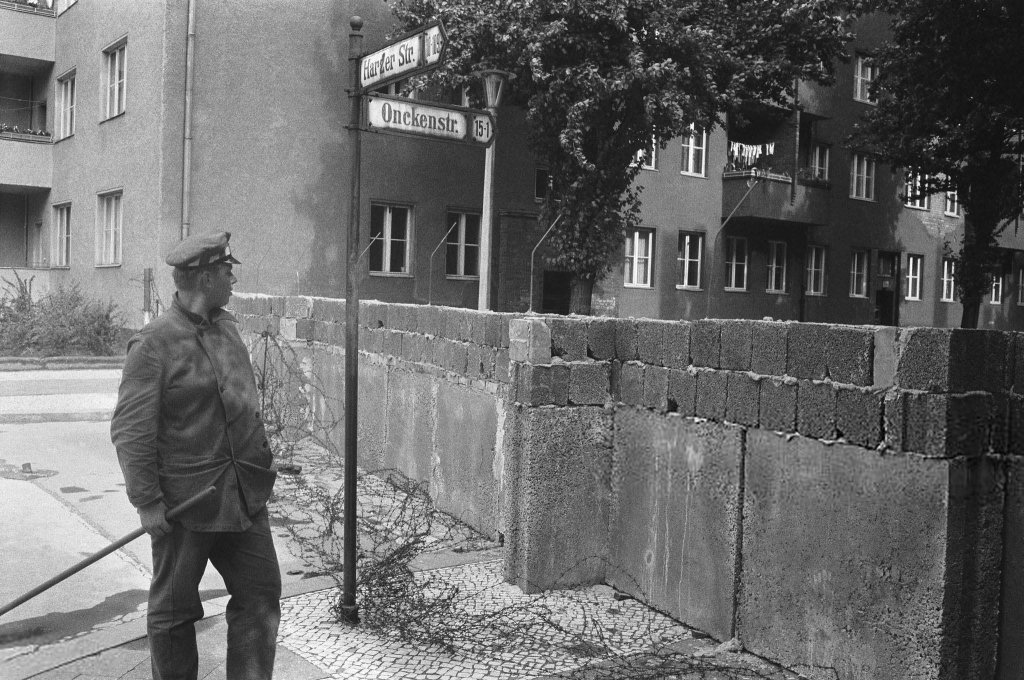 Berlin Wall 1961 (1_259).jpg