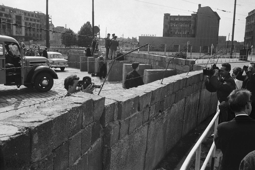 Berlin Wall 1961 (1_303).jpg