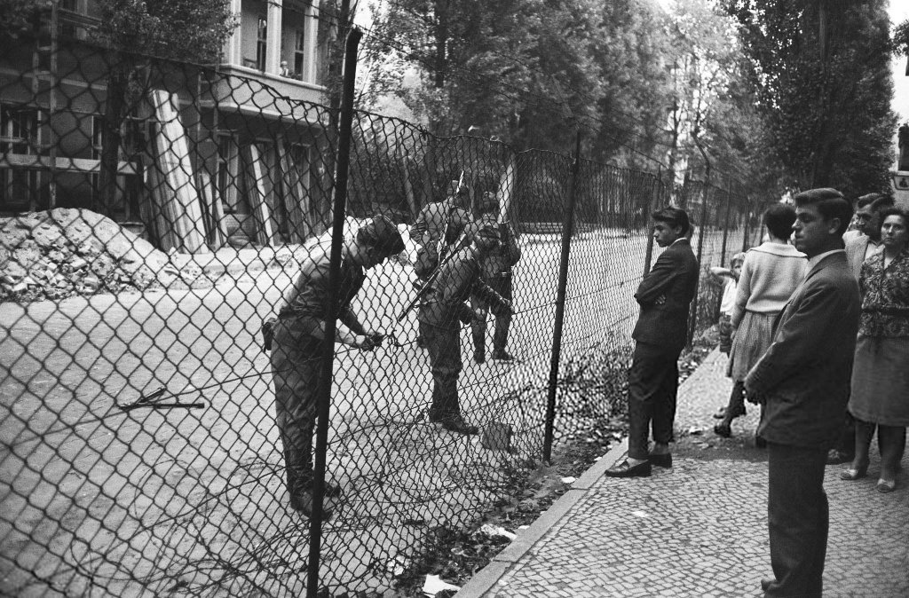 Berlin Wall 1961 (1_319).jpg