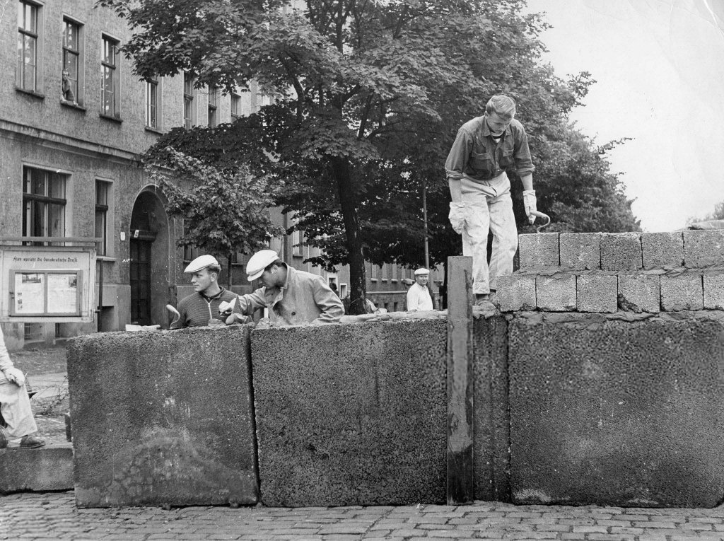 Berlin Wall 1961 (1_358).jpg