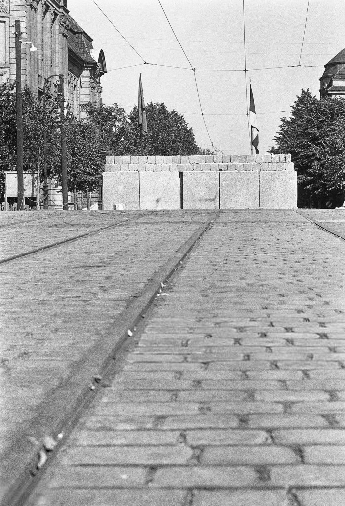 Berlin Wall 1961 (1_390_1).jpg