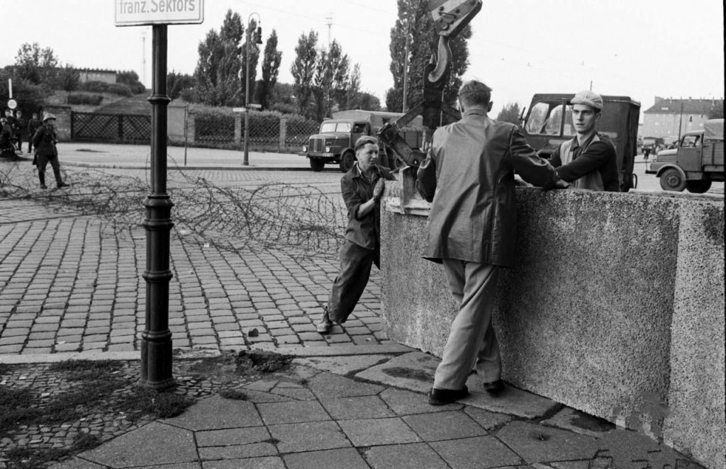 Berlin Wall 1961 (1_576).jpg