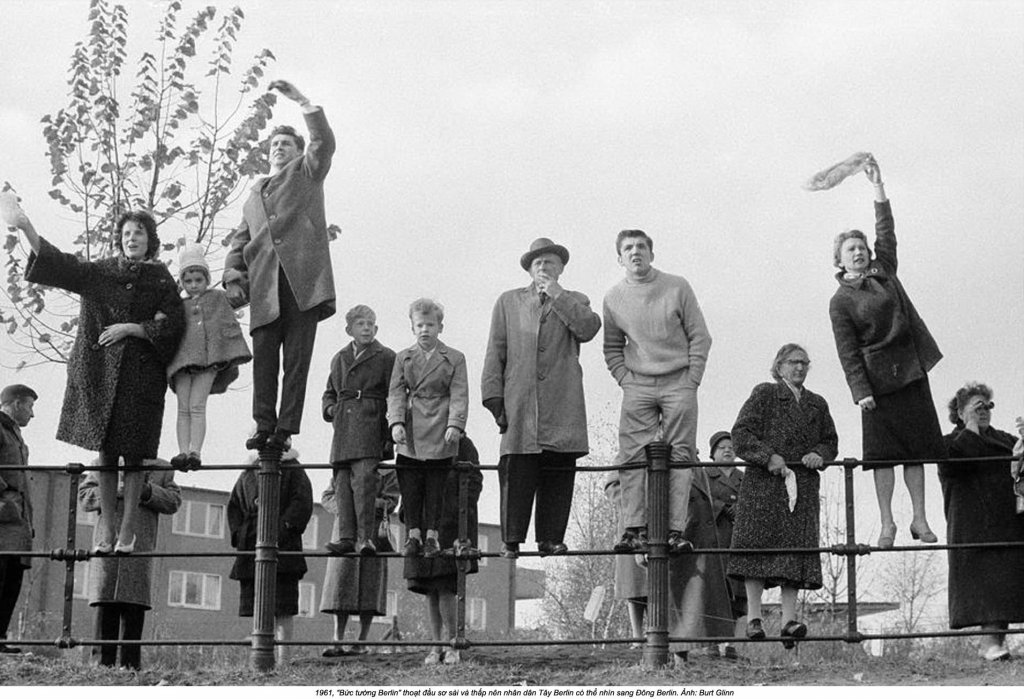 Berlin Wall 1961 (3_16).jpg