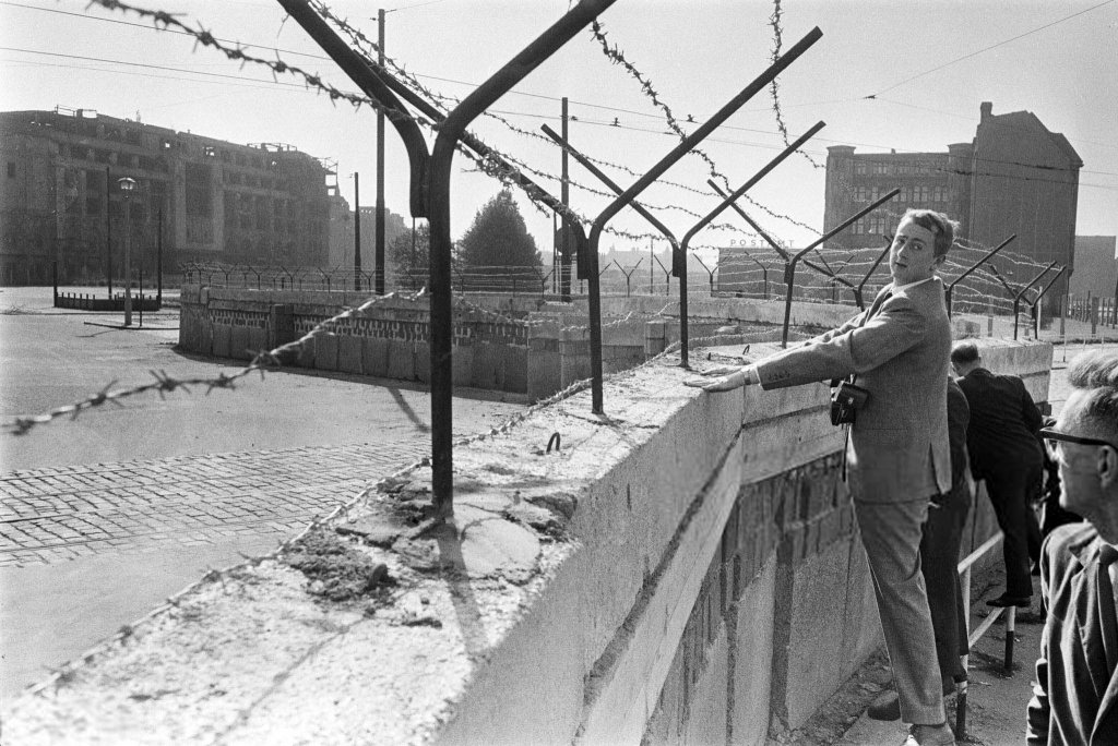 Berlin Wall 1961 (3_26.jpg