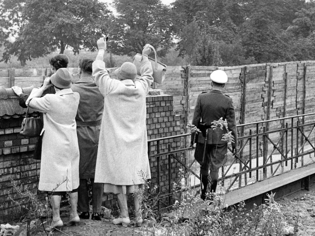 Berlin Wall 1961 (3_27.jpg