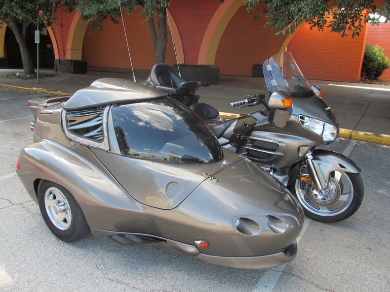 2004-honda-gold-wing-gl1800-with-hannigan-sidecar-and-trailer.jpeg