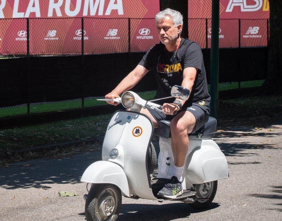 Mourinho AS Roma 2.jpeg