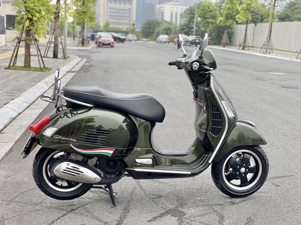 Vespa GTS  (1).jpg