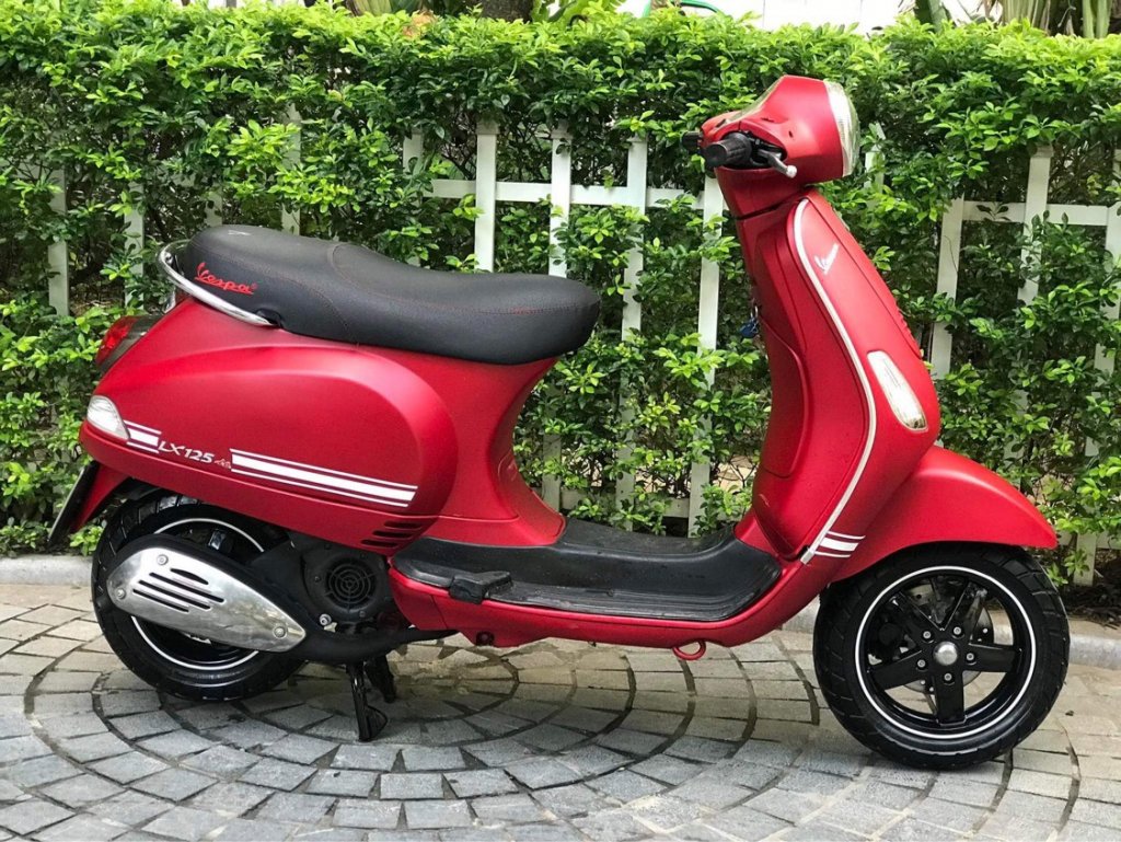 VESPA ĐỎ  (2).jpg