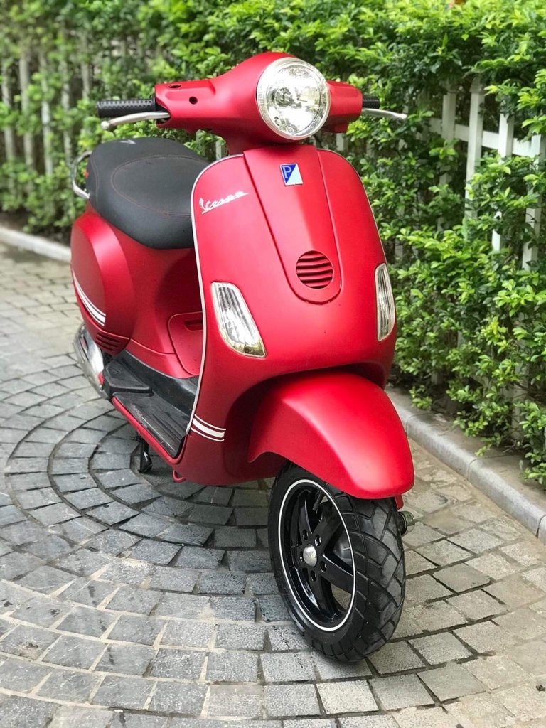 VESPA ĐỎ  (4).jpg