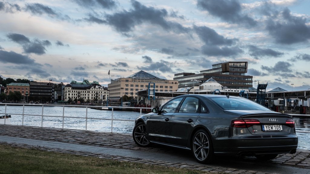 audi-s8-plus7.jpg