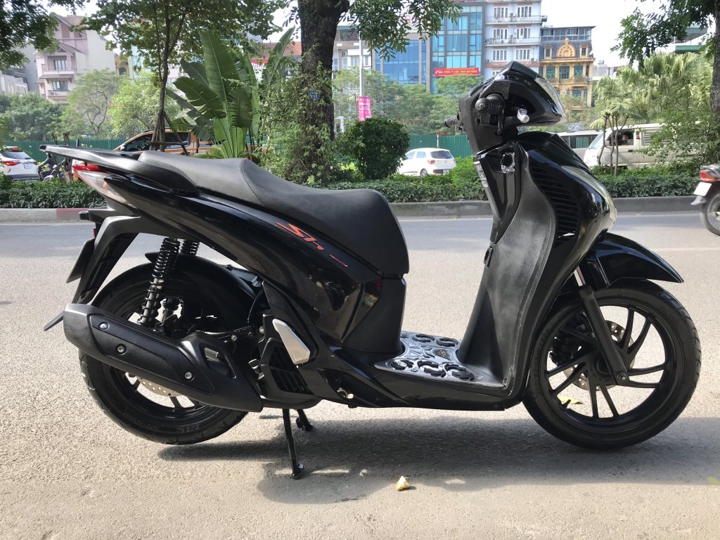 637. Honda SH 150 màu đen, đk 2016 (1).jpg