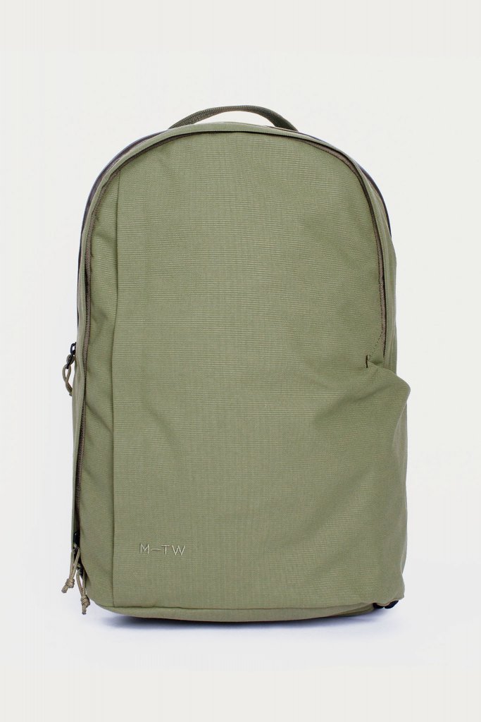 moment-MTW-backpack-olive-21L-01_2020-11-20-230659.jpg