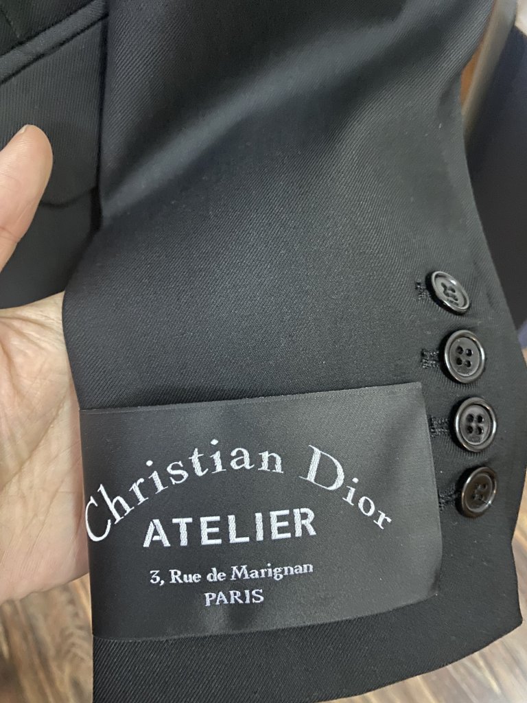 Bán Quần áo  Giày Sơn Tùng MTP  GDragon  1 Áo vest Dior màu ghi pha  đen họa tiết Logo đan xen đối xứng thời trang  Hãy nhắn tin