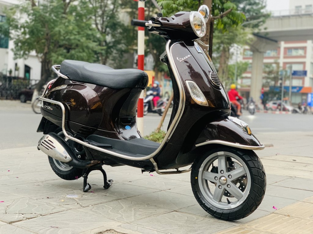 VESPA LX  (2).jpg